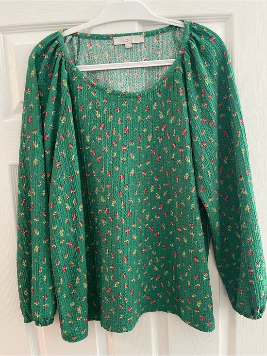 LOFT Tops - LOFT Green Floral Long Sleeve Top